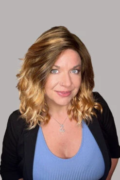 Avalon Wig By Estetica | Synthetic Wig 29 Avalon Wig By Estetica | Synthetic Wig -Wig Promotion Store EsteticaAvalonGoldenGingerFront