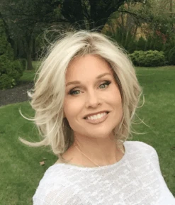 Upstage Wig By Raquel Welch | Petite Cap -Wig Promotion Store IMG 7805 04a76ba5 9d8e 47d3 b313 6d072517cdbe