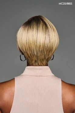 Jayla Wig By Kim Kimble | Heat-Friendly Synthetic 32 Jayla Wig By Kim Kimble | Heat-Friendly Synthetic -Wig Promotion Store KK Jayla Model1 Side2