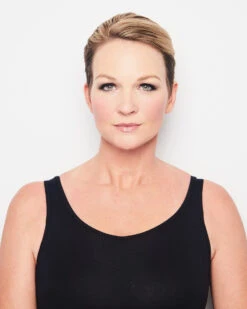 Lyric Top Piece By Raquel Welch 31 Lyric Top Piece By Raquel Welch -Wig Promotion Store RW Model Before