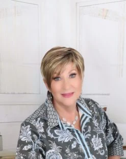 Easton Petite Wig By Estetica -Wig Promotion Store easton2